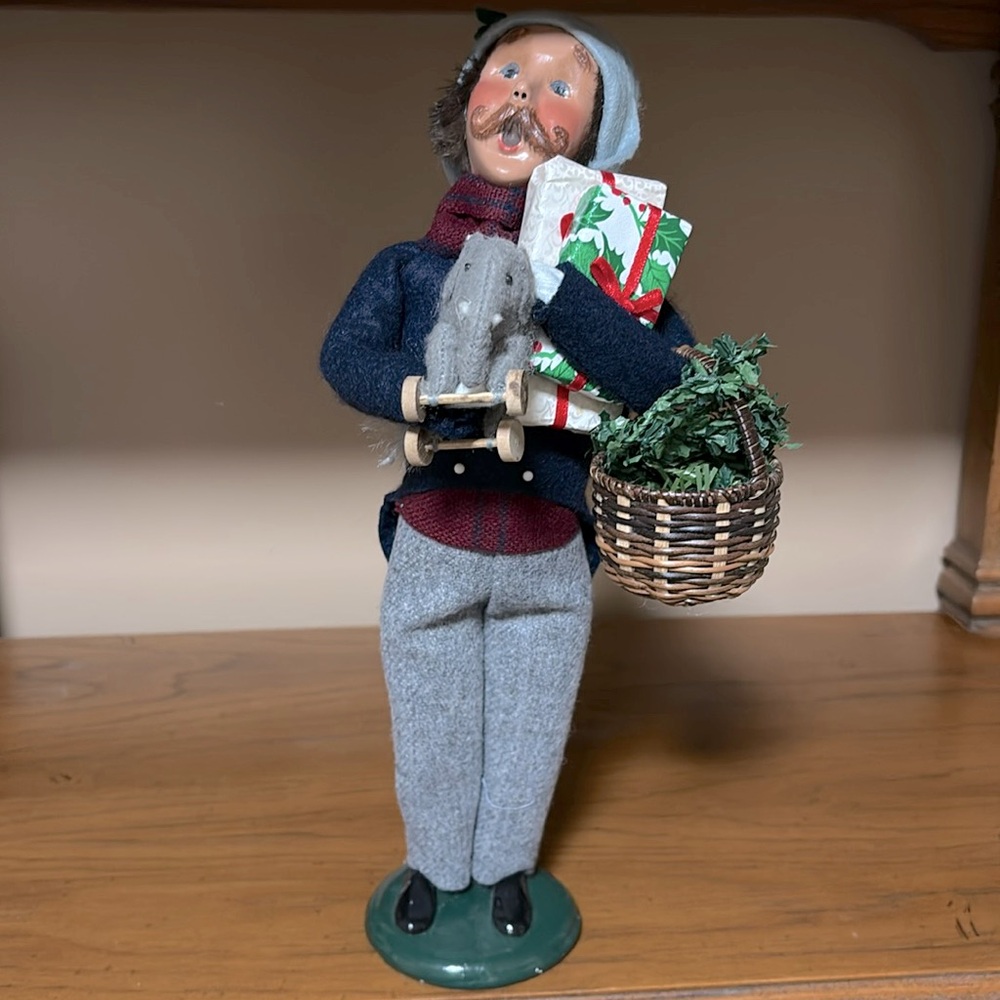 Byers’ Choice Ltd. Traditional Shopper Traditional Shopper